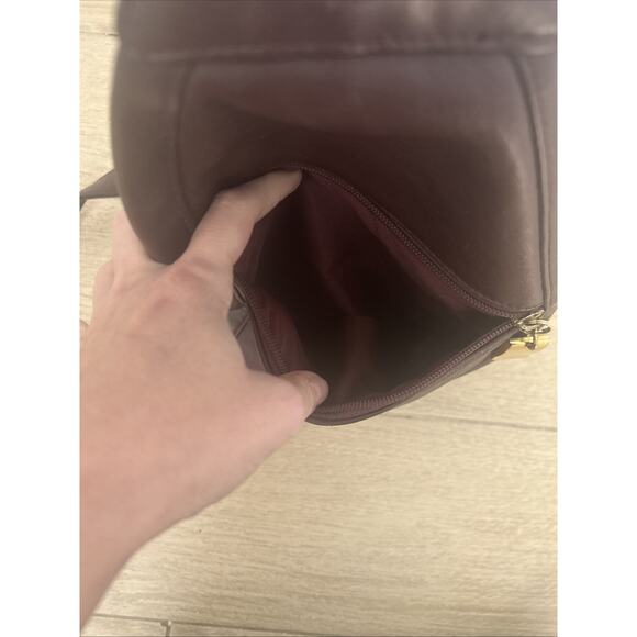 First Edition Brown Leather Shoulder Bag - Picture 6 of 6